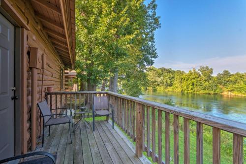 Фотографии гостевого дома 
            Heber Springs Cabin, 400 Ft to Direct River Access