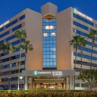 Фотографии гостиницы 
            Embassy Suites Irvine - Orange County Airport