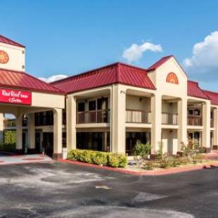 Фотографии мини отеля 
            Red Roof Inn & Suites Clinton