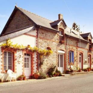 Фотографии гостевого дома 
            Maison de 3 chambres avec jardin clos et wifi a Erce en Lamee