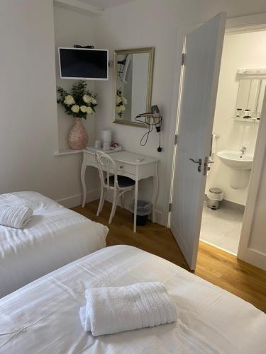 Фотография гостевого дома Racecourse View