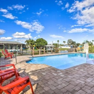 Фотография гостевого дома Merritt Island Home on Canal Private Heated Pool!