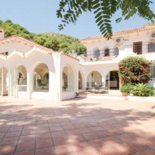 Фотография гостевого дома Seven-Bedroom Holiday Home in Ojen, Marbella