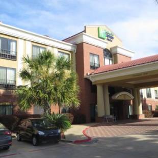 Фотографии гостиницы 
            Holiday Inn Express & Suites Wharton, an IHG Hotel