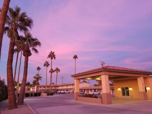 Фотография гостиницы Rodeway Inn & Suites