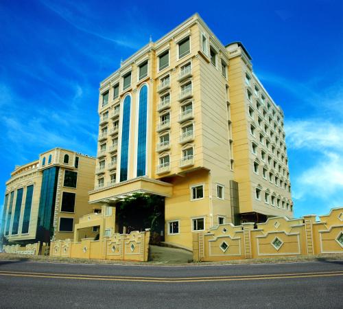 Фотографии гостиницы 
            Shenbaga Hotel And Convention Centre