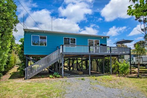 Фотографии гостевого дома 
            Bluebird - Mangawhai Heads Holiday Home
