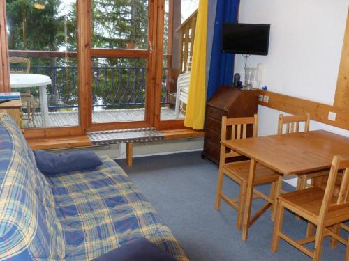 Фотографии гостевого дома 
            Appartement Les Arcs 1800, 2 pièces, 6 personnes - FR-1-411-219