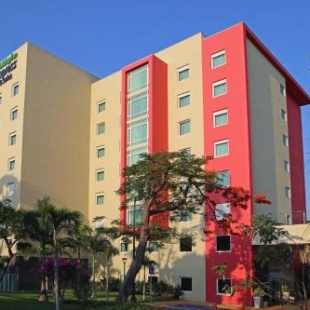 Фотография гостиницы Holiday Inn Express & Suites Cuernavaca, an IHG Hotel