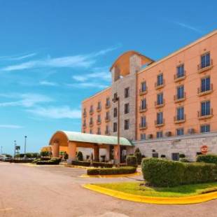 Фотографии гостиницы 
            Holiday Inn Express Silao-Aeropuerto Bajio, an IHG Hotel