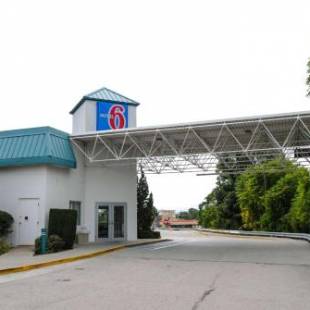 Фотографии гостиницы 
            Motel 6-Warwick, RI - Providence Airport - I-95