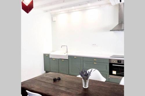 Фотографии гостевого дома
La Suite Gainsbourg