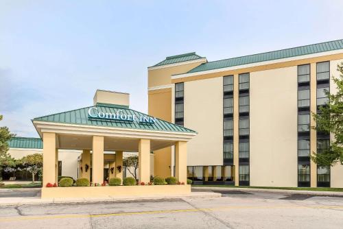 Фотография гостиницы Comfort Inn & Suites Piqua-Near Troy-I75