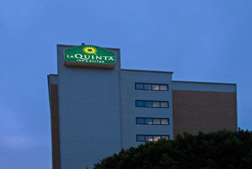 Фотография гостиницы La Quinta by Wyndham LAX