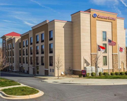 Фотография гостиницы Comfort Suites Lake Norman - Huntersville
