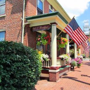 Фотографии мини отеля 
            Strasburg Village Inn