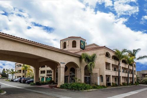 Фотография гостиницы Quality Inn & Suites Camarillo-Oxnard