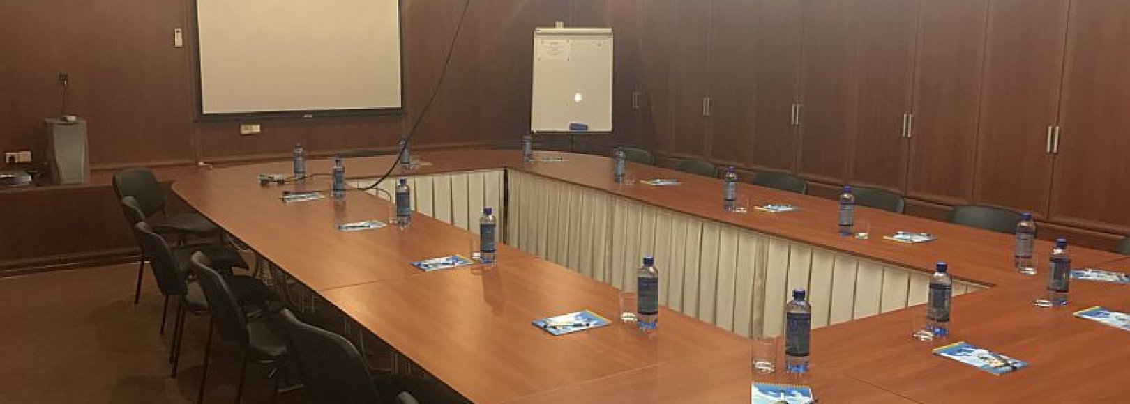 Фотография конференц-зала Адмиралъ