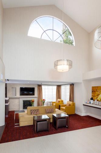 Фотография гостиницы Holiday Inn Express Simi Valley, an IHG Hotel