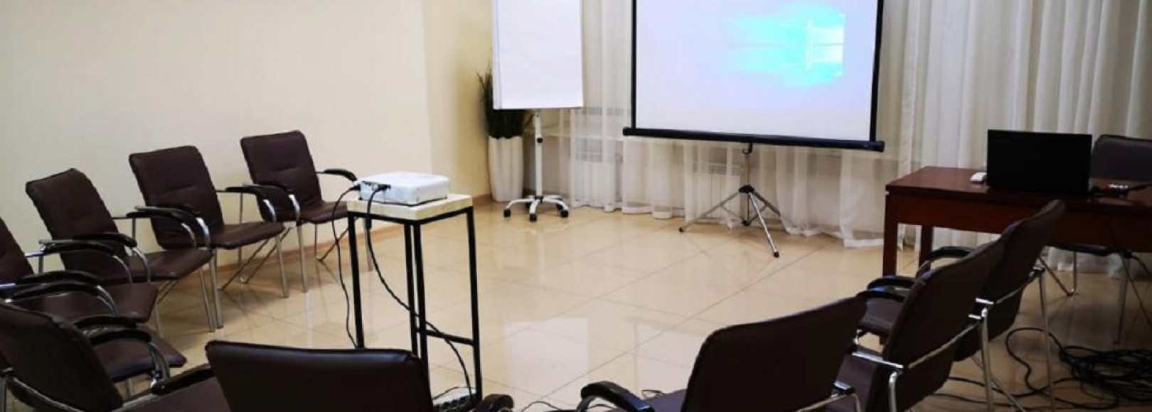 Фотография комнаты для переговоров Комната переговоров