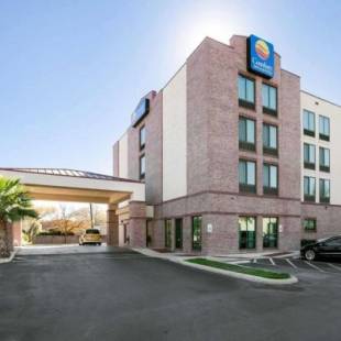 Фотографии гостиницы 
            Comfort Inn & Suites San Antonio Airport