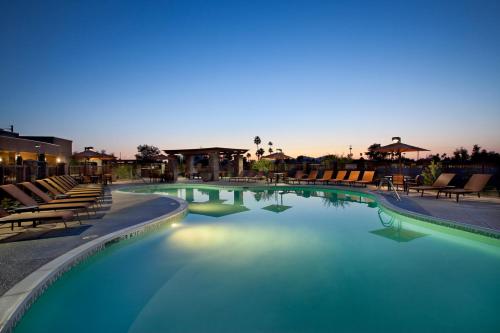 Фотография гостиницы Courtyard by Marriott Scottsdale Salt River