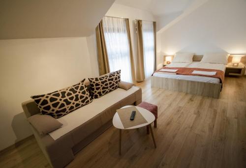 Фотография гостиницы Hotel Logavina 8 Free Garage Parking