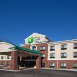 Фотография гостиницы Holiday Inn Express Hotel & Suites Zanesville North, an IHG Hotel