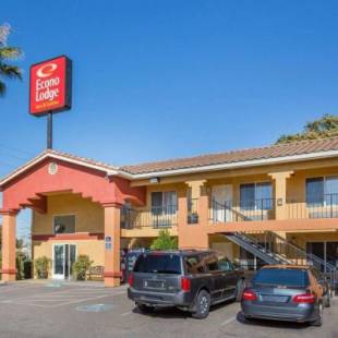 Фотографии гостиницы 
            Econo Lodge Inn & Suites Lodi - Wine Country Area