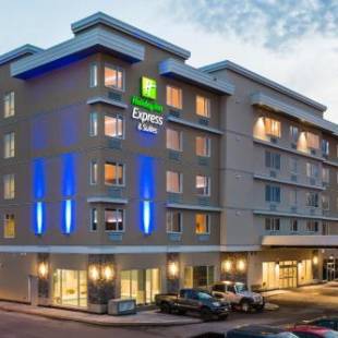 Фотографии гостиницы 
            Holiday Inn Express & Suites Victoria-Colwood, an IHG Hotel