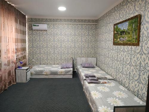 Фотографии гостевого дома 
            Family Guest house - Friends-J