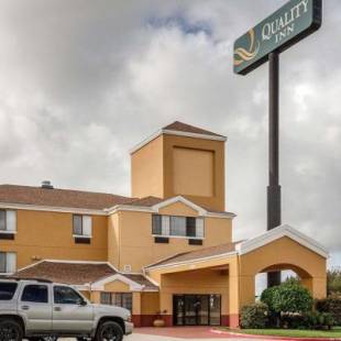 Фотографии гостиницы 
            Quality Inn Baytown - Houston East