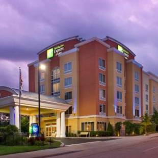 Фотографии гостиницы 
            Holiday Inn Express Hotel & Suites Chattanooga Downtown, an IHG Hotel