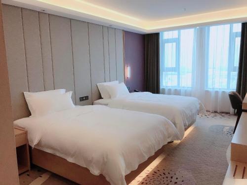 Фотография гостиницы Lavande Hotel Mianyang Santai North Passenger Transport Center Binjiang Park