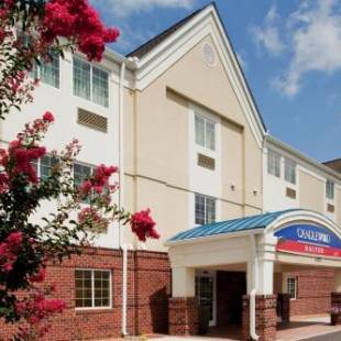 Фотографии гостиницы 
            Candlewood Suites Colonial Heights - Fort Lee, an IHG Hotel