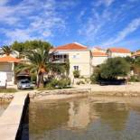 Фотография гостевого дома Apartments by the sea Lumbarda, Korcula - 9330