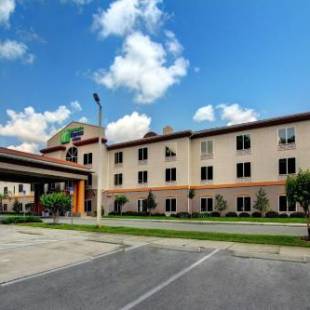 Фотографии гостиницы 
            Holiday Inn Express Silver Springs - Ocala, an IHG Hotel