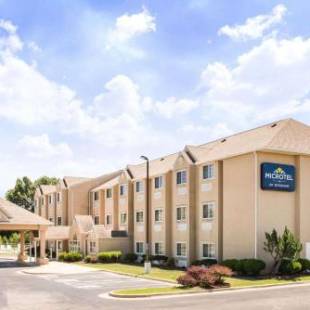 Фотографии гостиницы 
            Microtel Inn & Suites Claremore