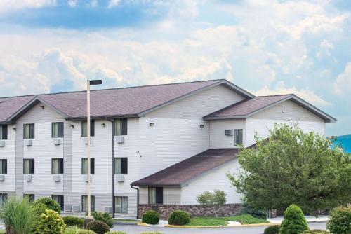 Фотография гостиницы Super 8 by Wyndham Altoona