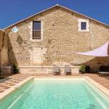 Фотография гостевого дома Charming holiday home in Aquitaine with Swimming Pool