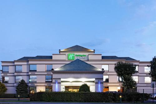 Фотографии гостиницы 
            Holiday Inn Express - Concepcion, an IHG Hotel