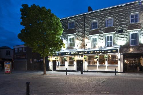 Фотографии гостиницы 
            The Red Lion Wetherspoon