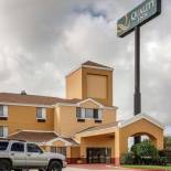 Фотография гостиницы Quality Inn Baytown - Houston East