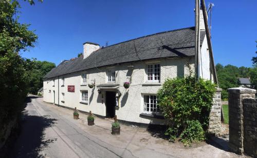 Фотография мини отеля Fox And Hounds Llancarfan