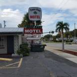 Фотография мотеля Three Oaks Motel - Titusville