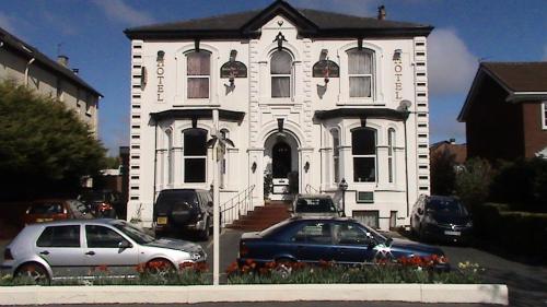 Фотография гостиницы Balmoral Lodge Hotel