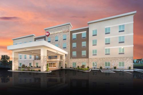 Фотографии гостиницы 
            Best Western Plus St. Louis Airport Hotel