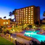 Фотография гостиницы DoubleTree by Hilton Tucson-Reid Park