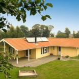 Фотография гостевого дома Four-Bedroom Holiday home in Nordborg 2