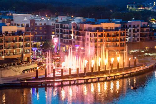 Фотография гостиницы Hilton Promenade Branson Landing